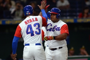 Cubanos celebran pasaporte a segunda ronda de Clásico Mundial